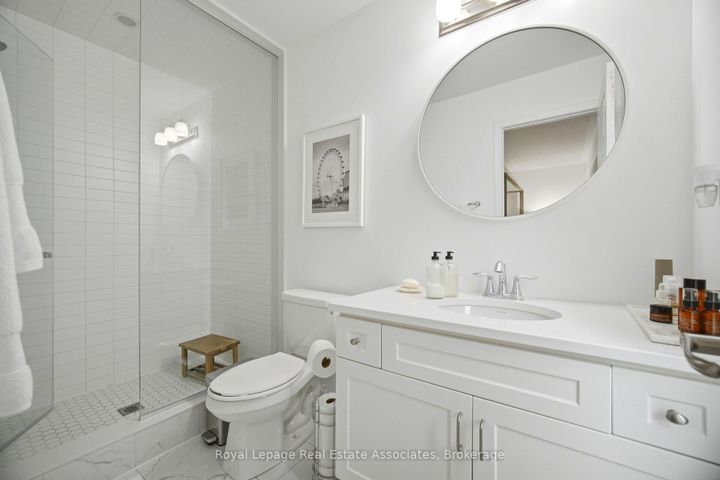 Photo 33 at 110 Huguenot Road, GO Glenorchy, Oakville