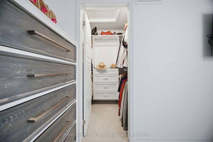 Photo 34 at 110 Huguenot Road, GO Glenorchy, Oakville