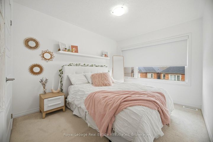 Photo 36 at 110 Huguenot Road, GO Glenorchy, Oakville