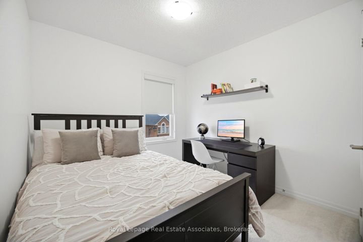 Photo 38 at 110 Huguenot Road, GO Glenorchy, Oakville