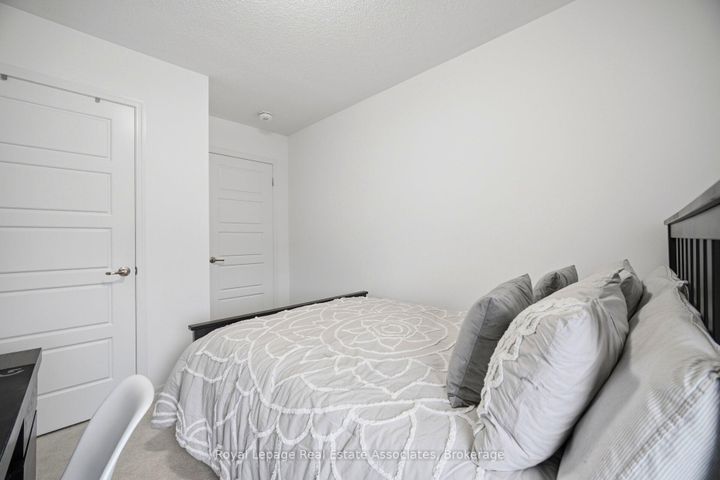 Photo 39 at 110 Huguenot Road, GO Glenorchy, Oakville