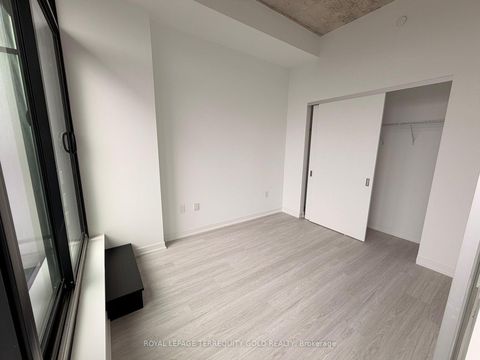Photo 11 at 2003 - 195 McCaul Street, Chinatown, Toronto
