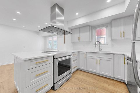 Photo 7 at 113 - 40 Merchant Lane, Dufferin Grove, Toronto