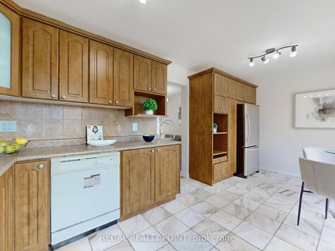 Photo 11 at 63 - 100 Bridletowne Circle, L'Amoreaux, Toronto