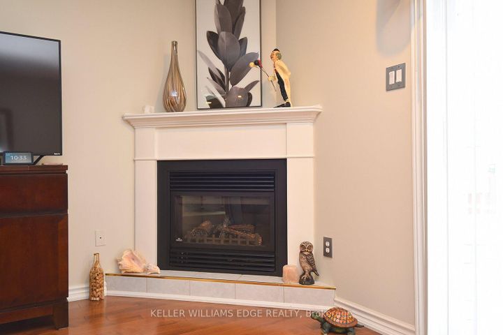 Photo 5 at 8 - 20 Meadowlands Boulevard, Meadowlands, Hamilton