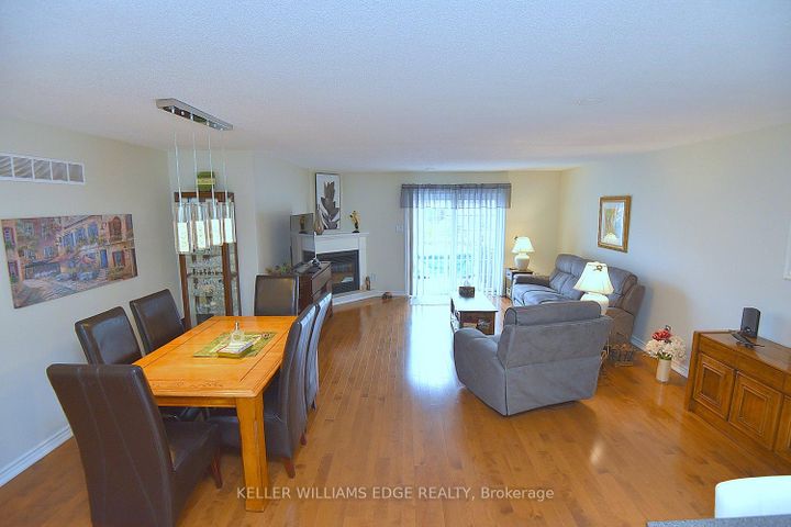 Photo 6 at 8 - 20 Meadowlands Boulevard, Meadowlands, Hamilton