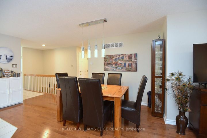 Photo 9 at 8 - 20 Meadowlands Boulevard, Meadowlands, Hamilton