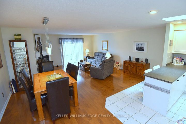 Photo 10 at 8 - 20 Meadowlands Boulevard, Meadowlands, Hamilton