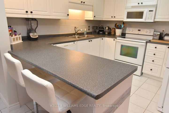 Photo 12 at 8 - 20 Meadowlands Boulevard, Meadowlands, Hamilton