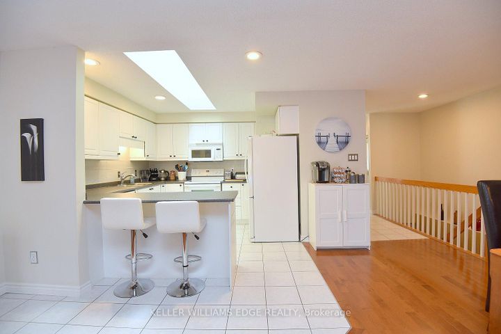 Photo 14 at 8 - 20 Meadowlands Boulevard, Meadowlands, Hamilton