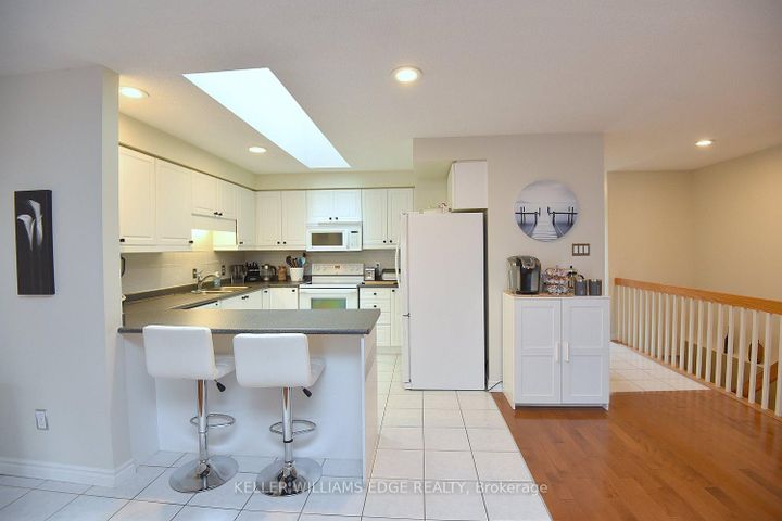 Photo 15 at 8 - 20 Meadowlands Boulevard, Meadowlands, Hamilton