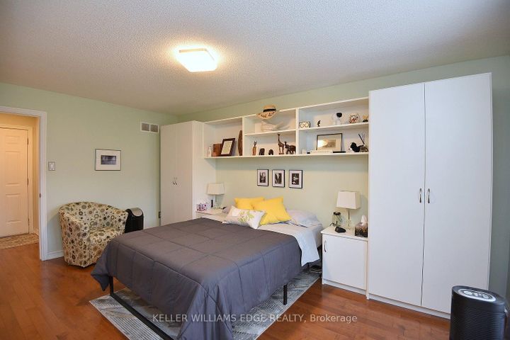 Photo 18 at 8 - 20 Meadowlands Boulevard, Meadowlands, Hamilton