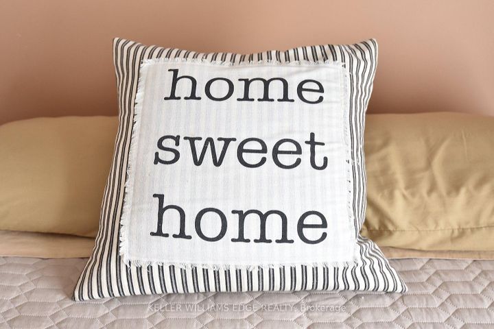 Photo 22 at 8 - 20 Meadowlands Boulevard, Meadowlands, Hamilton