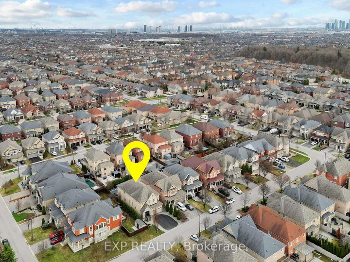 Photo 2 at 33 Gambit Avenue, Vellore Village, Vaughan