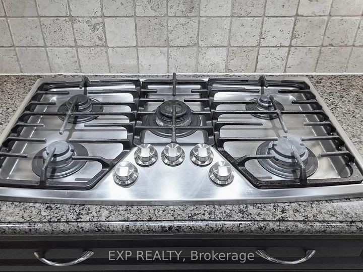 Photo 18 at 33 Gambit Avenue, Vellore Village, Vaughan