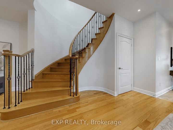 Photo 25 at 33 Gambit Avenue, Vellore Village, Vaughan