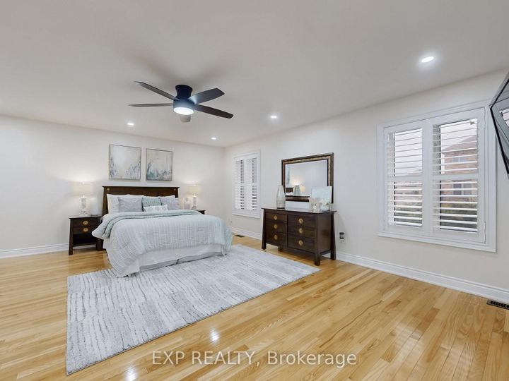 Photo 28 at 33 Gambit Avenue, Vellore Village, Vaughan