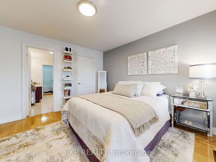 Photo 32 at 33 Gambit Avenue, Vellore Village, Vaughan