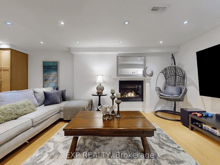 Photo 37 at 33 Gambit Avenue, Vellore Village, Vaughan