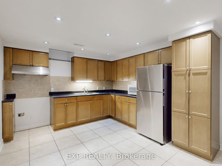 Photo 40 at 33 Gambit Avenue, Vellore Village, Vaughan