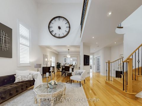 Photo 8 at 33 Gambit Avenue, Vellore Village, Vaughan