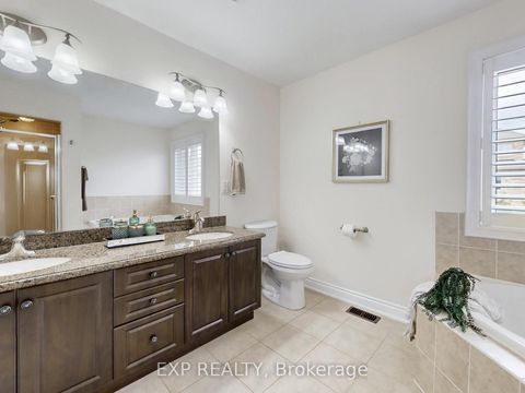 Photo 30 at 33 Gambit Avenue, Vellore Village, Vaughan
