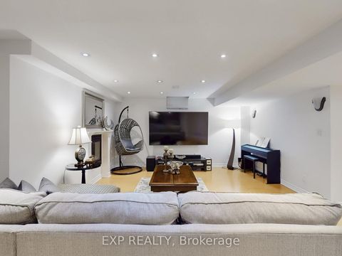 Photo 39 at 33 Gambit Avenue, Vellore Village, Vaughan