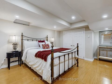 Photo 42 at 33 Gambit Avenue, Vellore Village, Vaughan