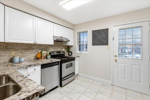 Photo 11 at 90 - 2 Hedge End Road, Rouge E11, Toronto