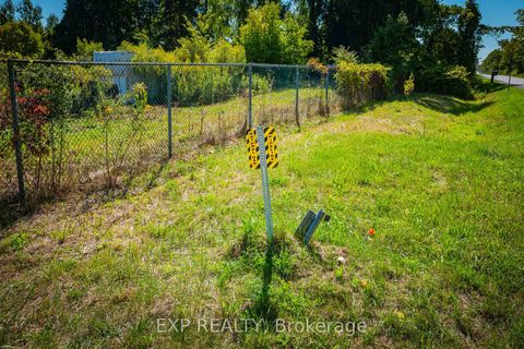 Photo 5 at 26839 Civic Centre Road, Historic Lakeshore Communities, Georgina