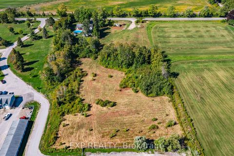 Photo 12 at 26839 Civic Centre Road, Historic Lakeshore Communities, Georgina