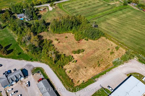 Photo 13 at 26839 Civic Centre Road, Historic Lakeshore Communities, Georgina