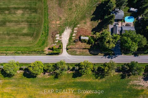 Photo 14 at 26839 Civic Centre Road, Historic Lakeshore Communities, Georgina