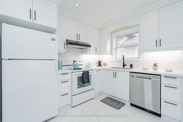 Photo 13 at 21 Barford Road, Kipling, Toronto