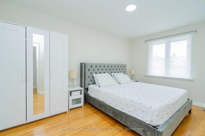 Photo 17 at 21 Barford Road, Kipling, Toronto
