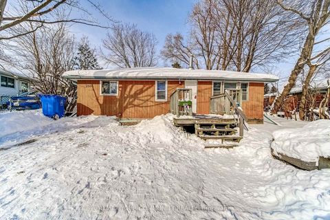 Photo 1 at 280 Pasadena Drive, Keswick South, Georgina