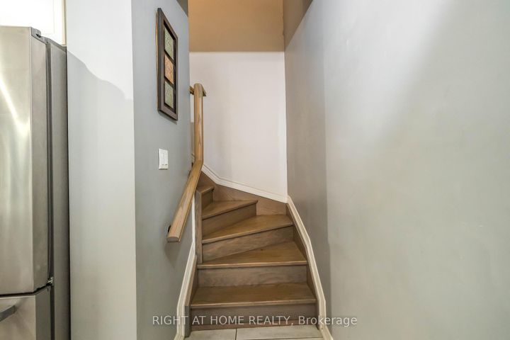 Photo 12 at 2560 Ladyfern Crossing, Duffin Heights, Pickering