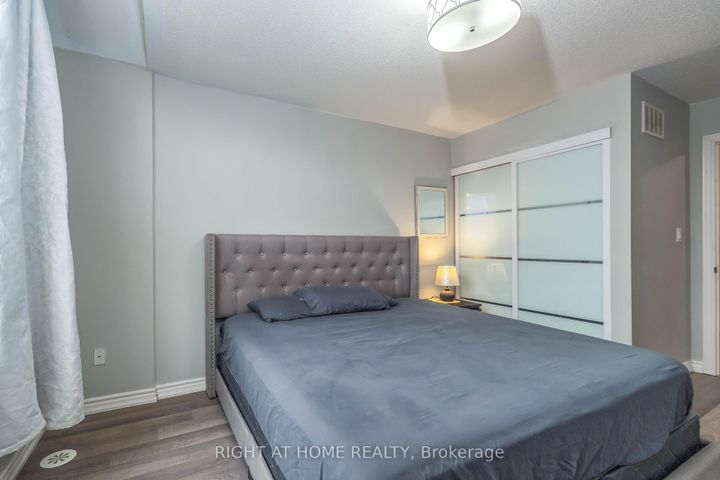 Photo 13 at 2560 Ladyfern Crossing, Duffin Heights, Pickering