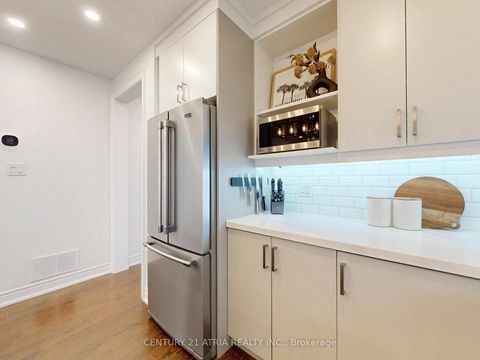 Photo 14 at 534 Silverthorn Avenue, Eglinton West, Toronto