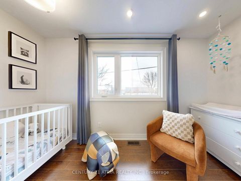 Photo 22 at 534 Silverthorn Avenue, Eglinton West, Toronto