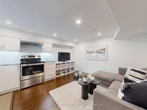 Photo 28 at 534 Silverthorn Avenue, Eglinton West, Toronto