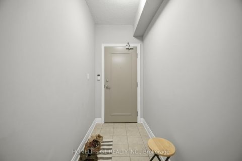 Photo 15 at 212 - 2396 Major Mackenzie Drive, Maple, Vaughan
