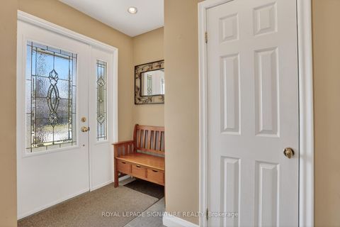 Photo 2 at 104 Ferris Road, Parkview, Toronto