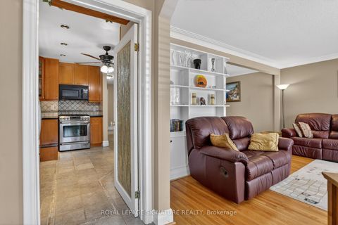 Photo 3 at 104 Ferris Road, Parkview, Toronto