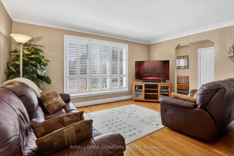 Photo 5 at 104 Ferris Road, Parkview, Toronto