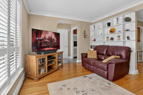 Photo 6 at 104 Ferris Road, Parkview, Toronto