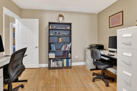 Photo 8 at 104 Ferris Road, Parkview, Toronto