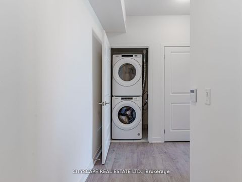 Photo 11 at 405 - 120 Eagle Rock Way, Rural Vaughan, Vaughan