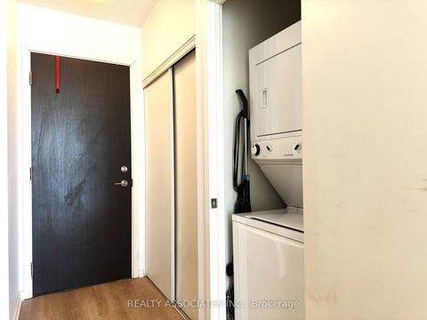 Photo 2 at 813 - 105 The Queensway Way, Swansea, Toronto