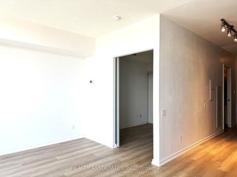 Photo 5 at 813 - 105 The Queensway Way, Swansea, Toronto